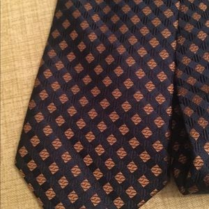 Michael Kors Gorgeous Brand New Tie Navy & Gold